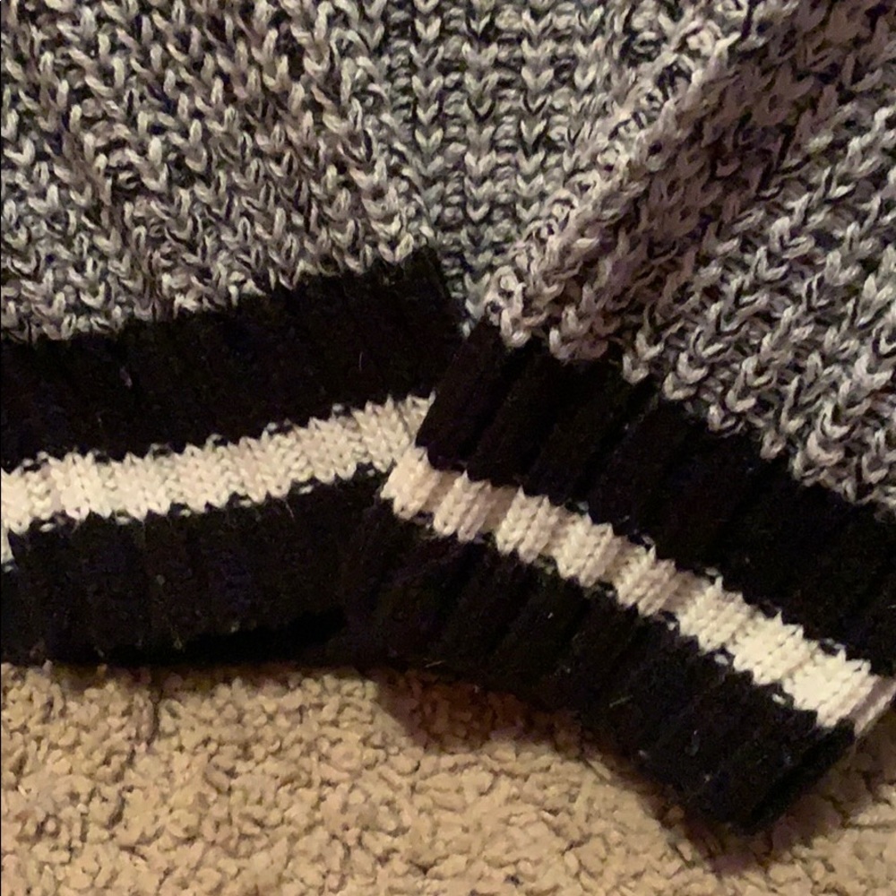 Sweater - Picture 2 of 3